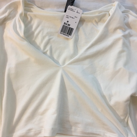 “Ivory” crop top with cape back - Picture 2 of 6